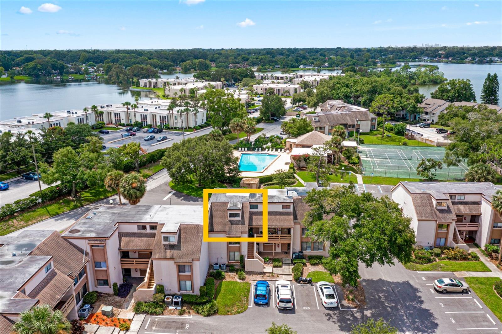 Image 23 of 29 For 206 Orienta Point St  206