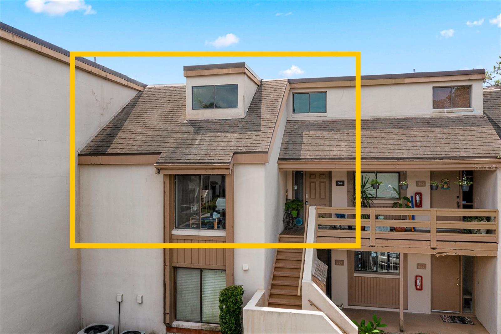 Image 3 of 29 For 206 Orienta Point St  206