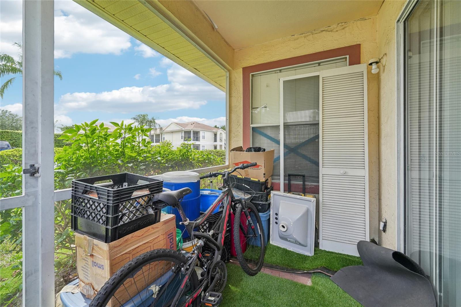 Image 16 of 22 For 3200 Queen Palms Court