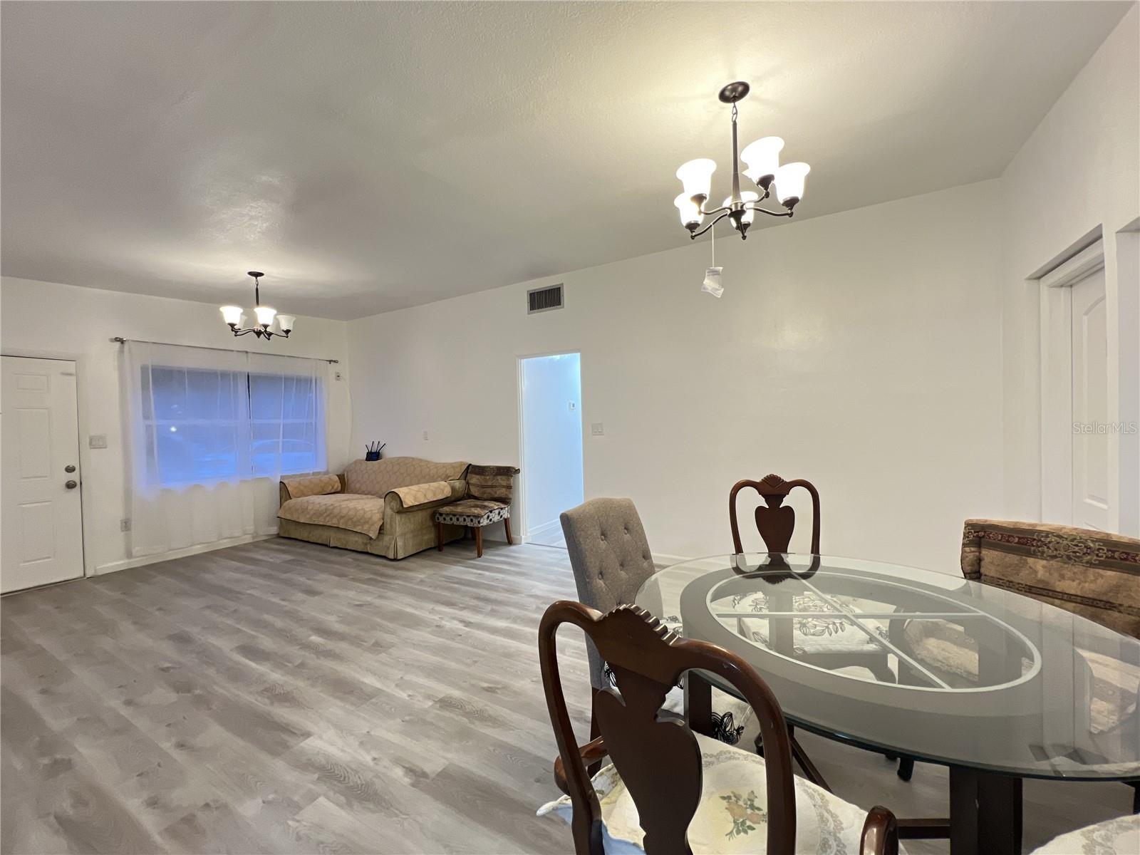 Image 4 of 18 For 902 San Domingo Road