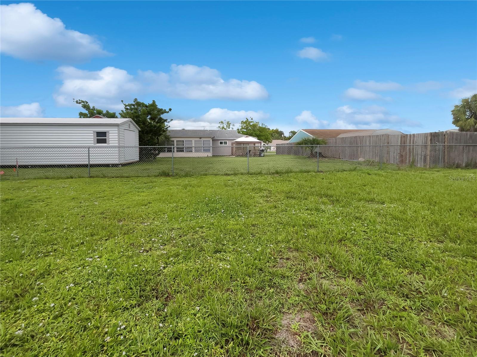 Image 21 of 23 For 8188 San Jacinto Avenue