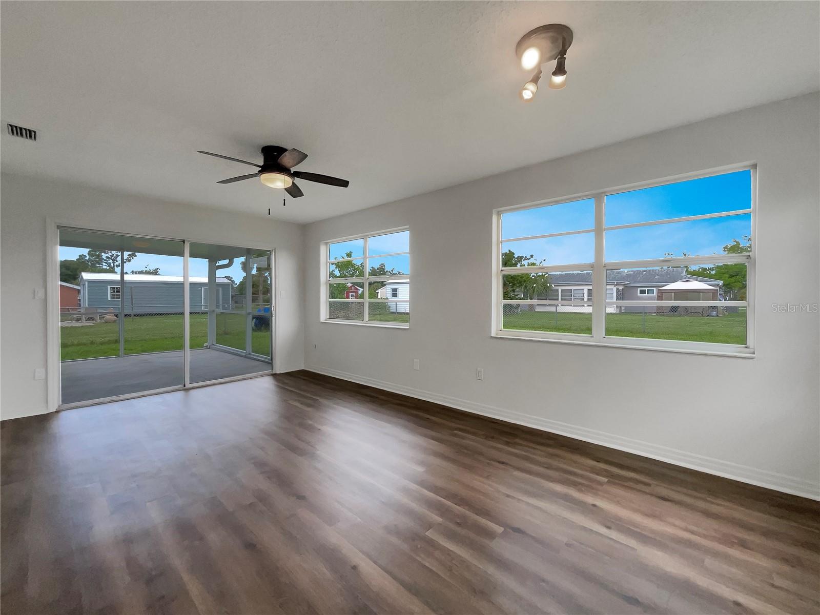 Image 4 of 23 For 8188 San Jacinto Avenue