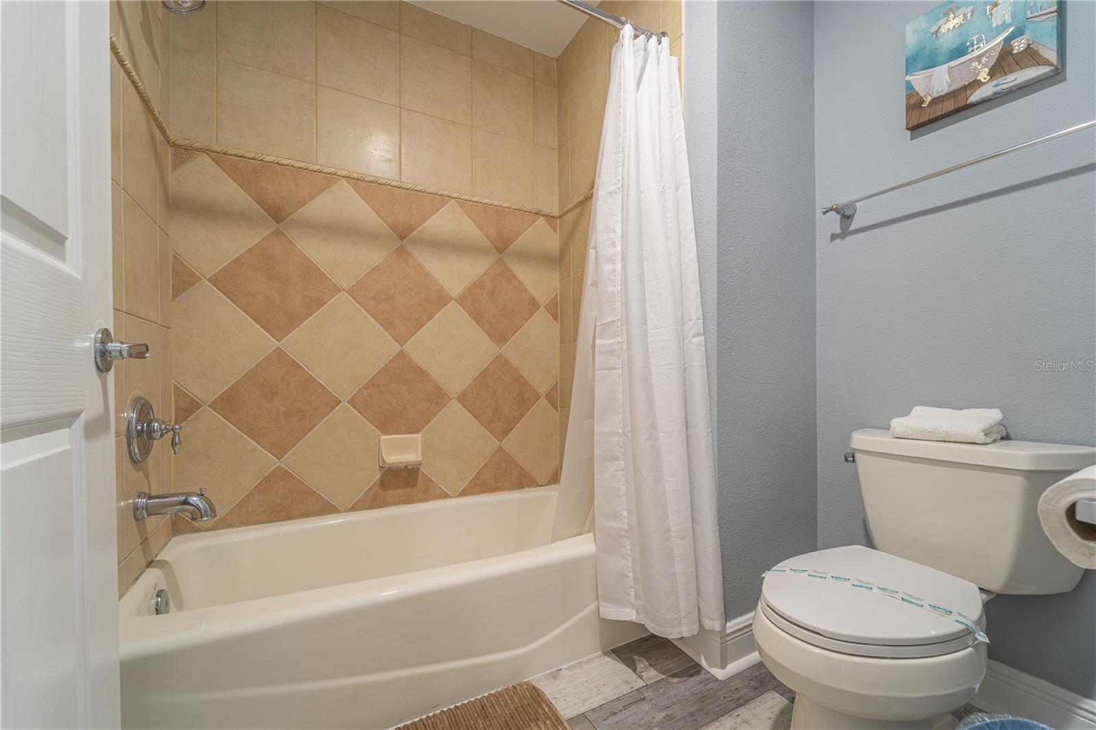 Image 28 of 42 For 7673 Heritage Crossing Way 101