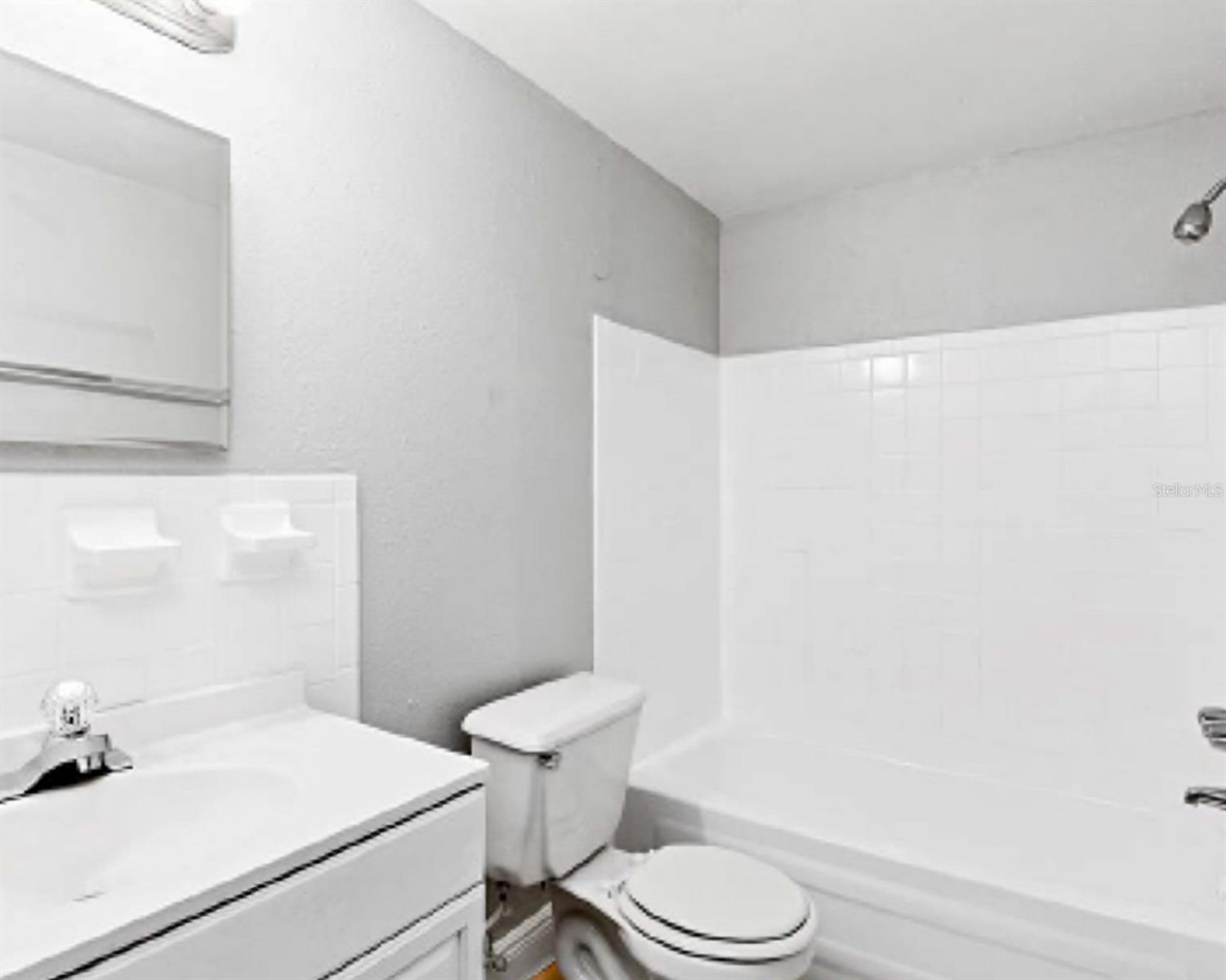 Listing photo id 2 for 1304 Morris Park