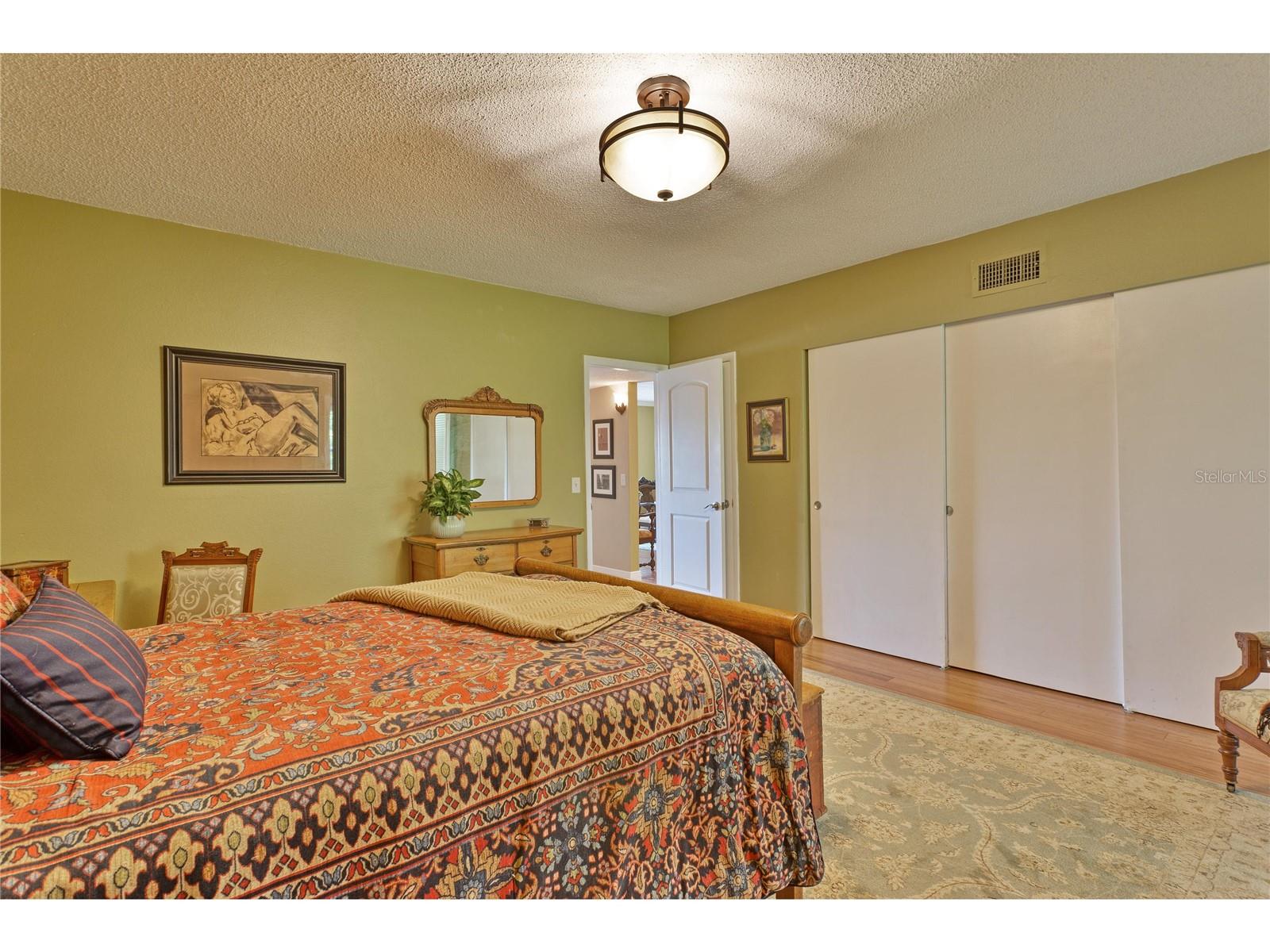 Image 10 of 16 For 2340 Grecian Way 46