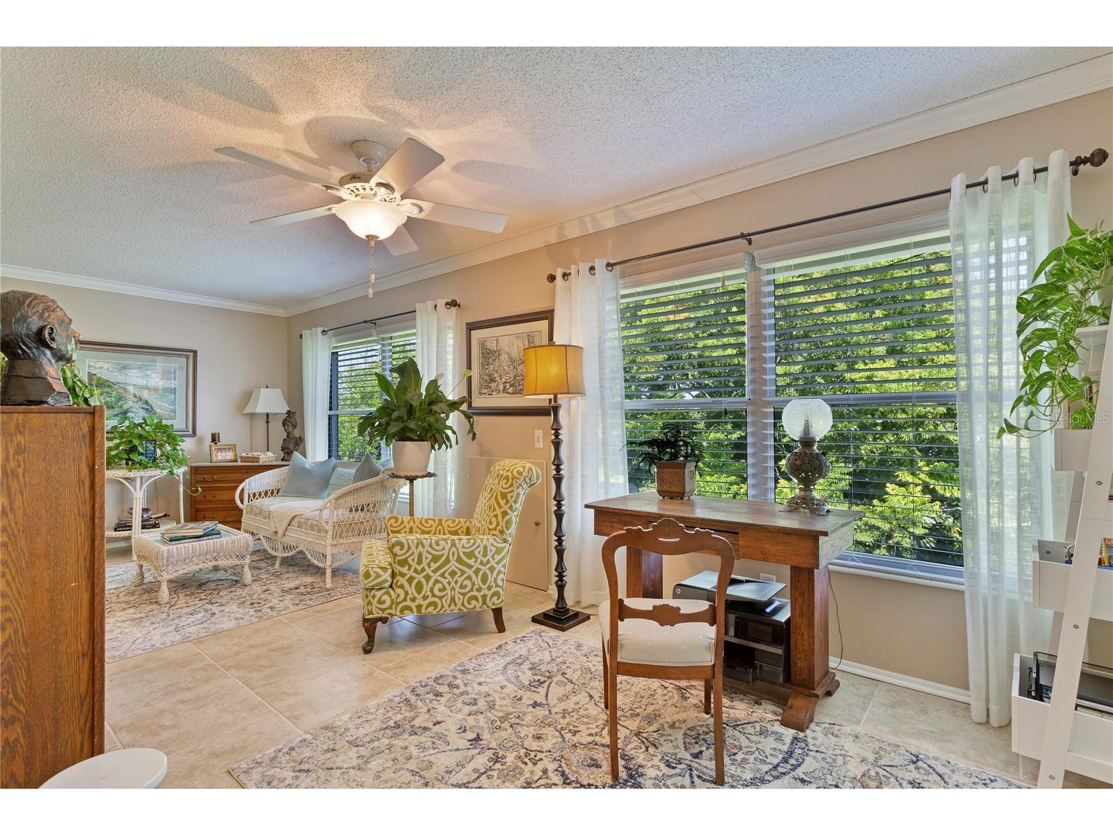 Image 11 of 16 For 2340 Grecian Way 46
