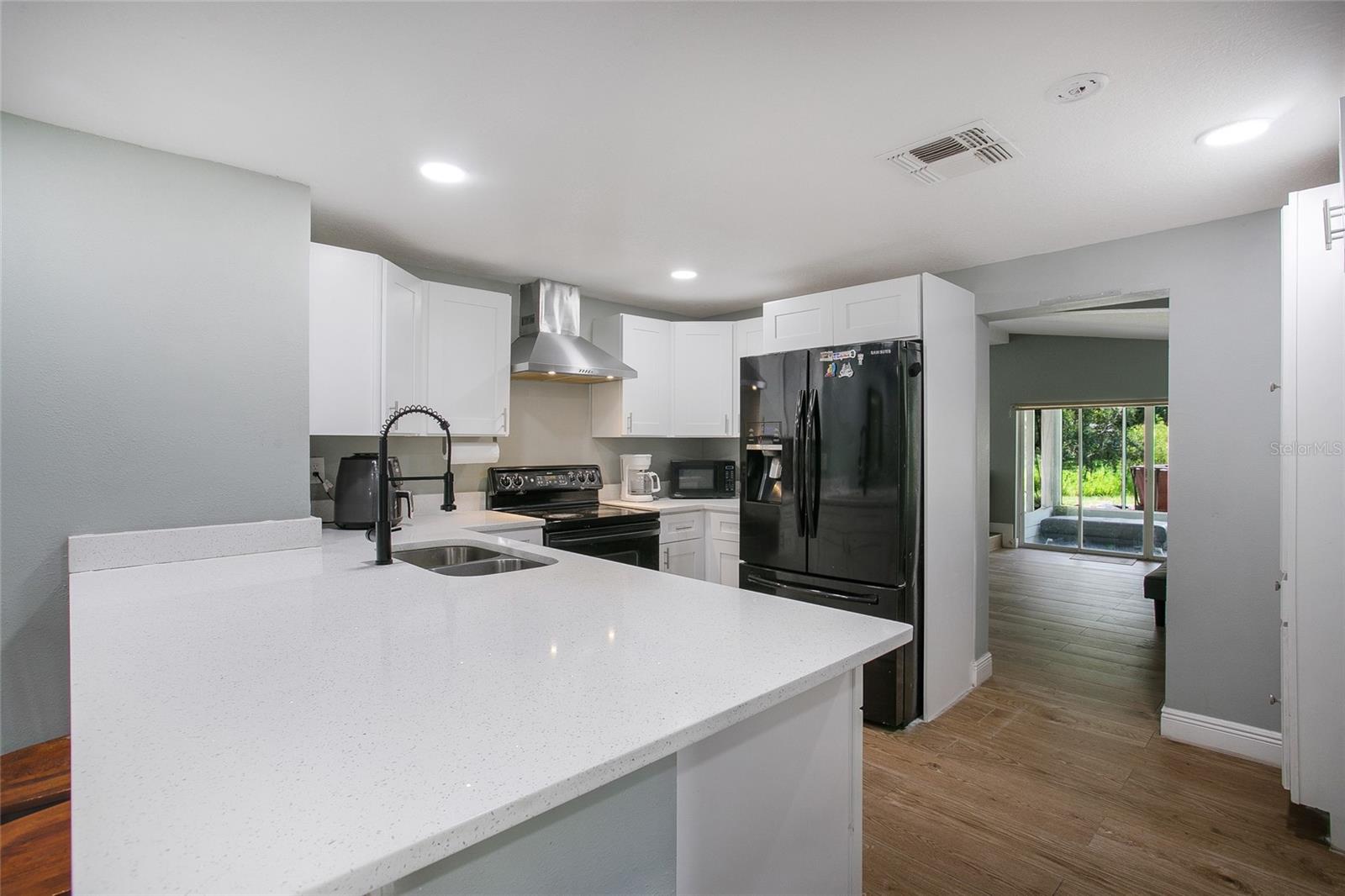 Image 11 of 47 For 1406 Hoagland Boulevard