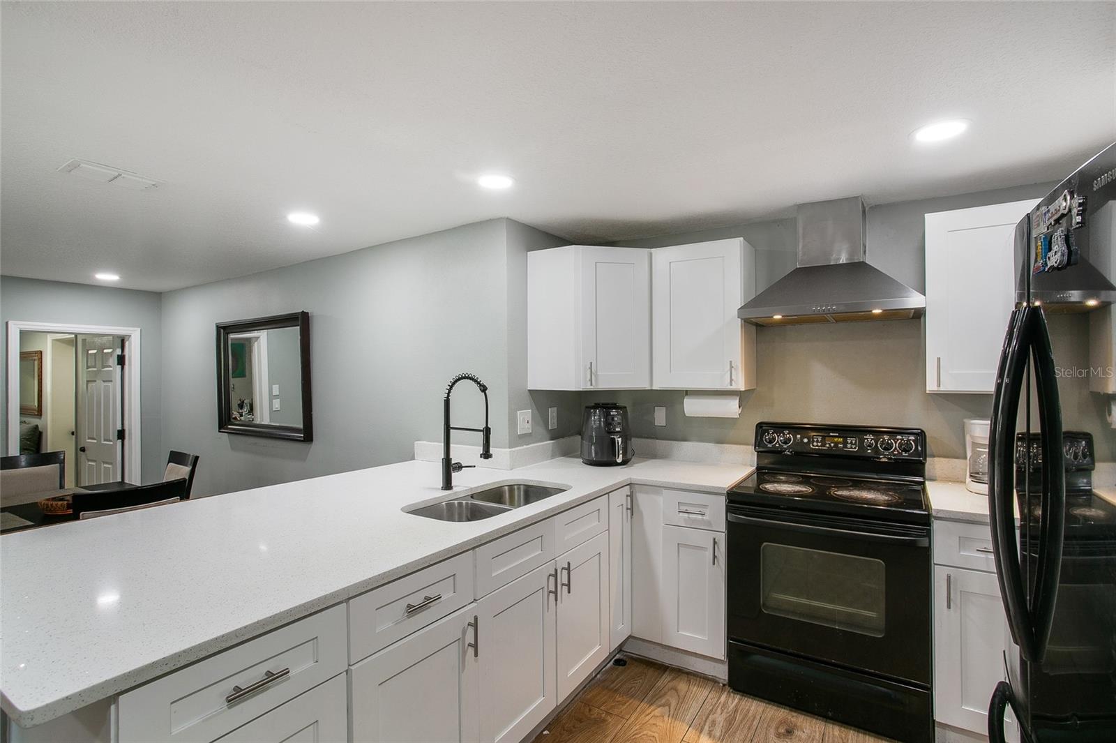 Image 12 of 47 For 1406 Hoagland Boulevard
