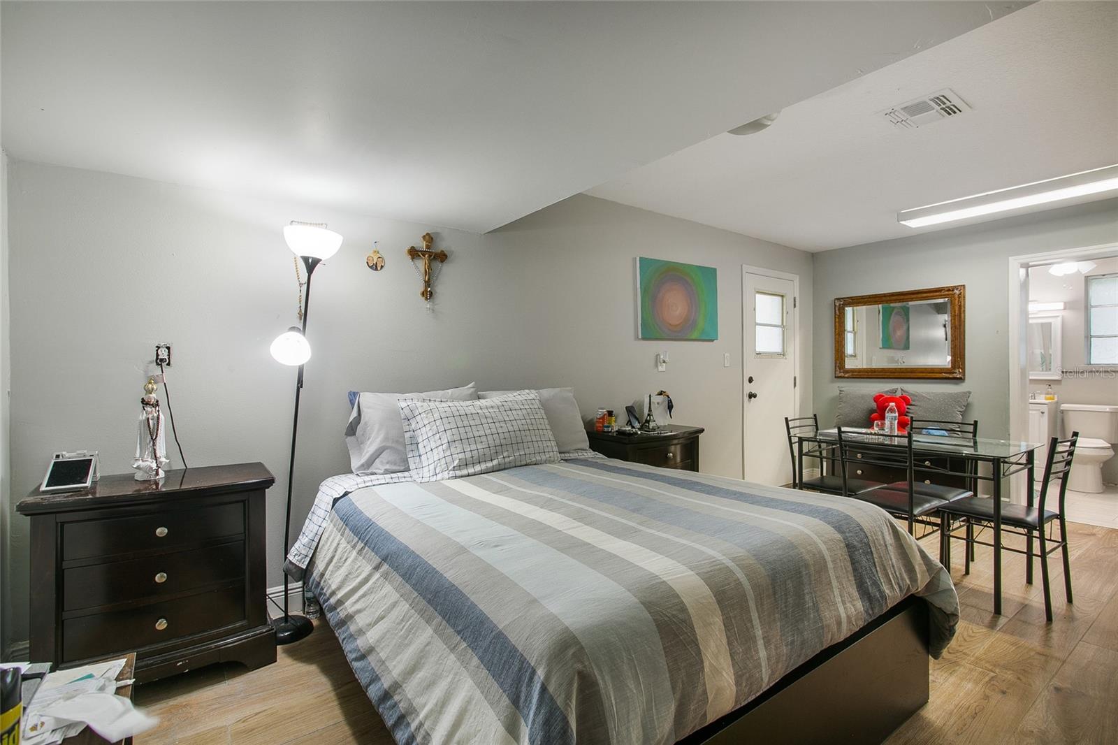 Image 14 of 47 For 1406 Hoagland Boulevard
