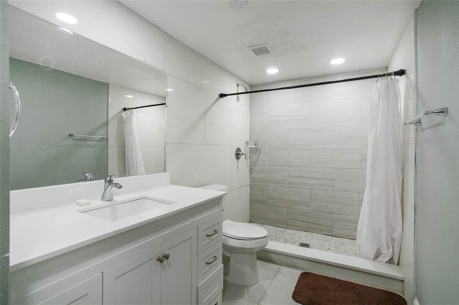 Image 19 of 47 For 1406 Hoagland Boulevard