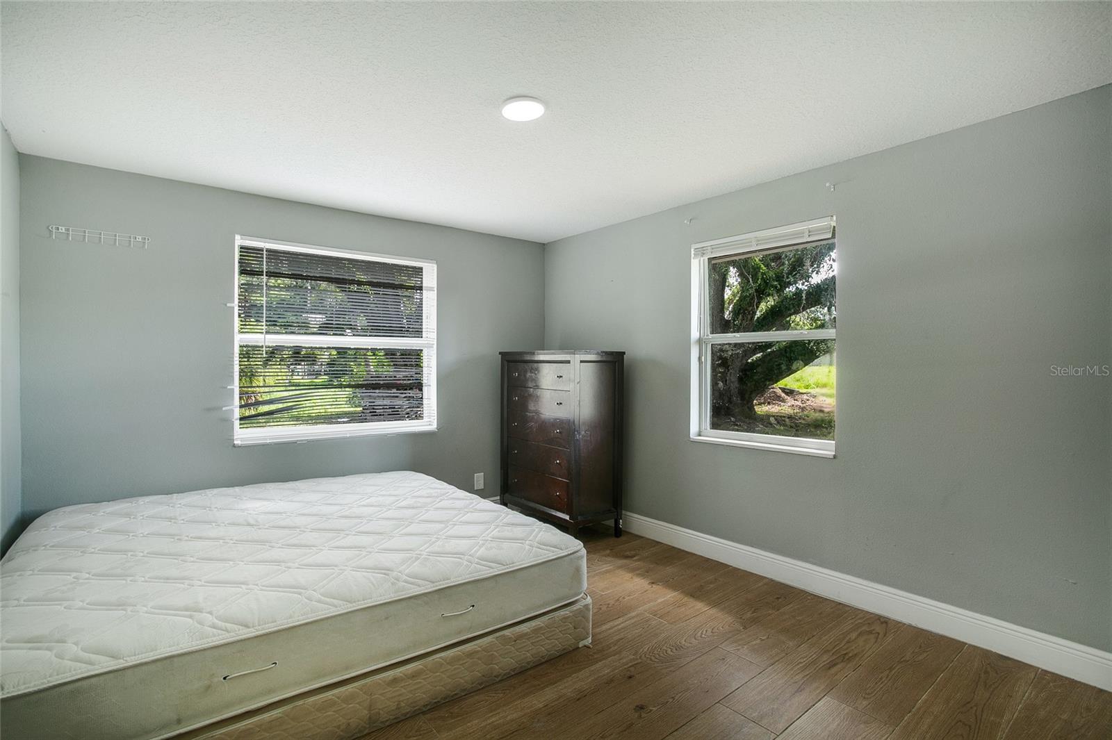 Image 26 of 47 For 1406 Hoagland Boulevard