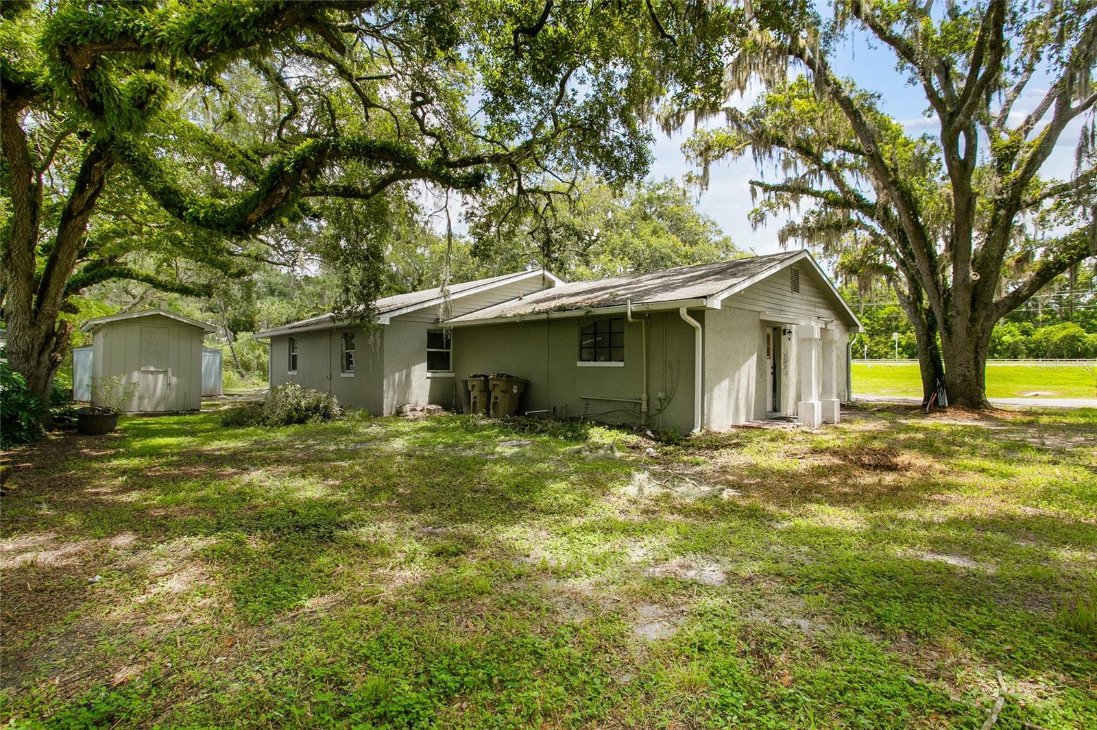 Image 29 of 47 For 1406 Hoagland Boulevard