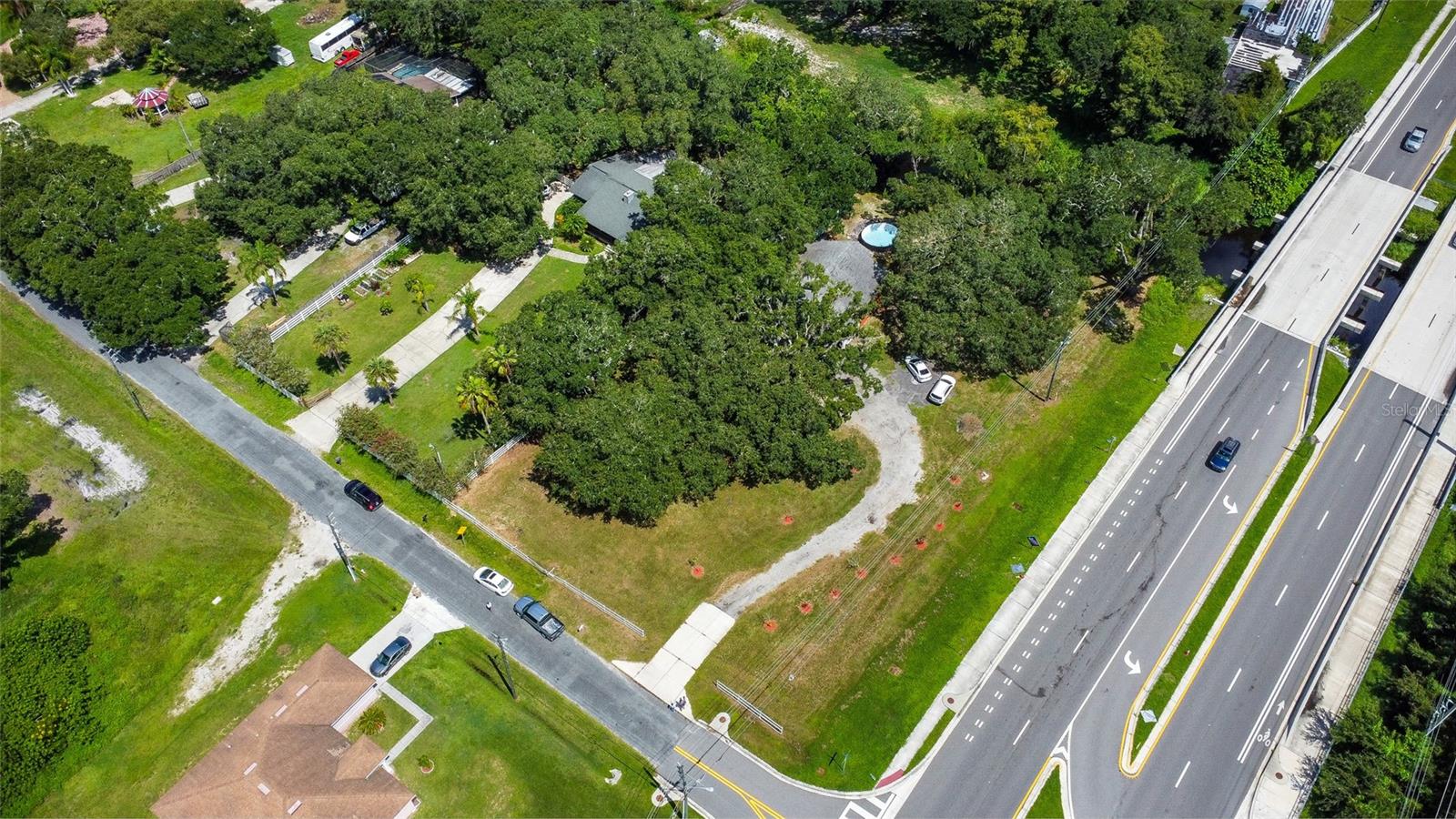 Image 30 of 47 For 1406 Hoagland Boulevard