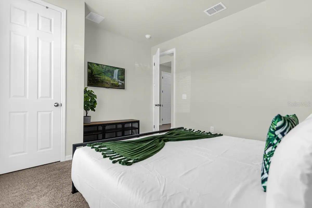 Image 12 of 39 For 1676 Tropical Palms Circle