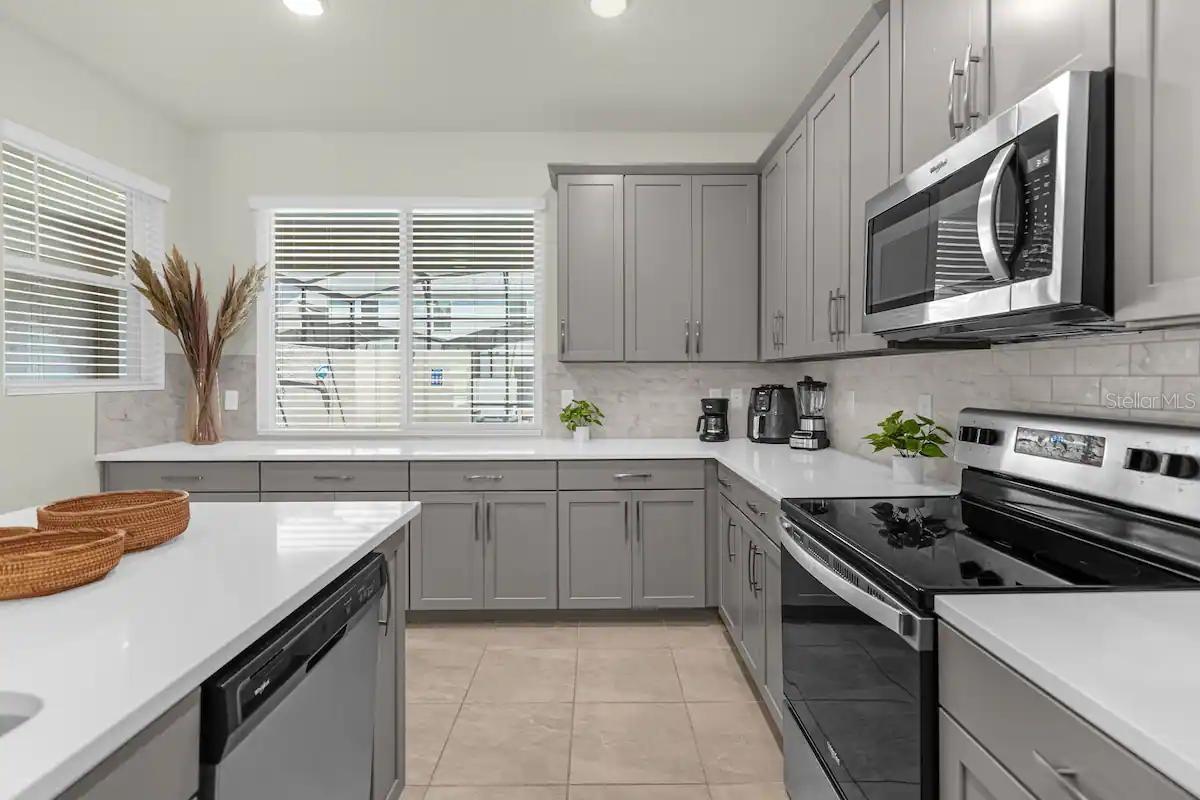 Image 6 of 39 For 1676 Tropical Palms Circle