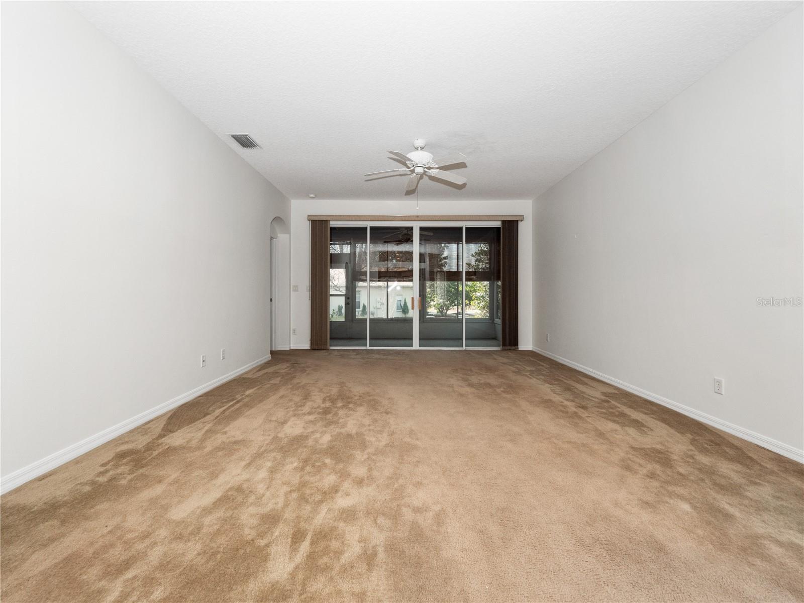 Image 38 of 48 For 20505 Queen Alexandra Drive