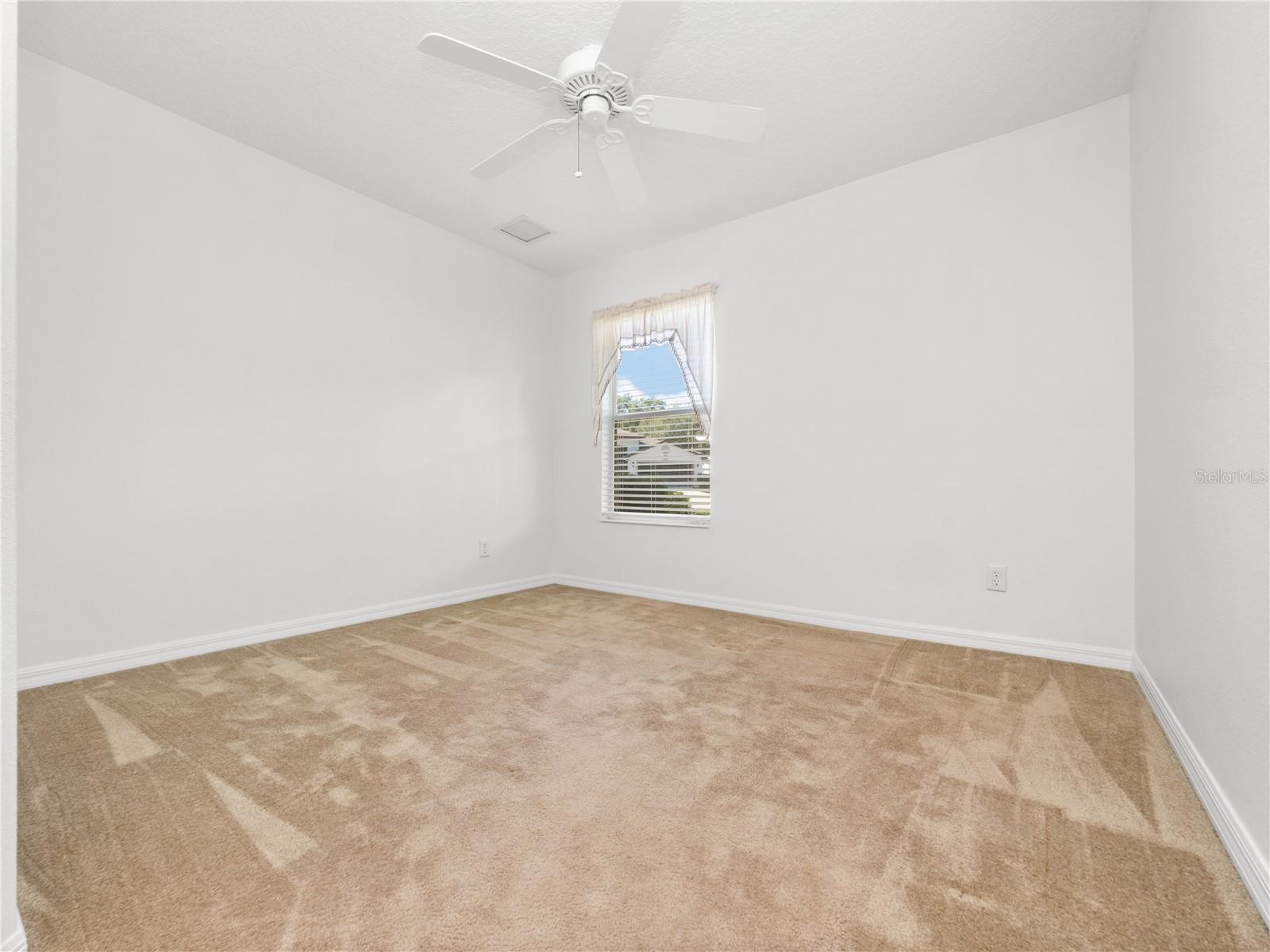 Image 64 of 77 For 20505 Queen Alexandra Drive