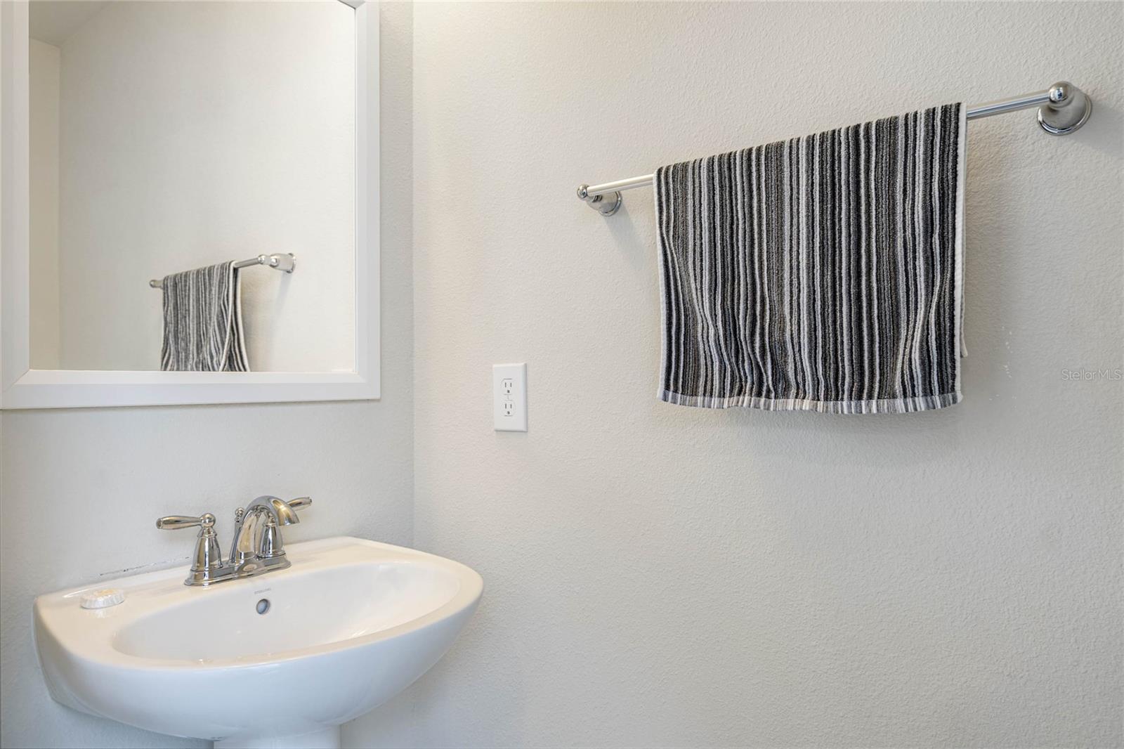 Image 10 of 52 For 936 Paradise Drive