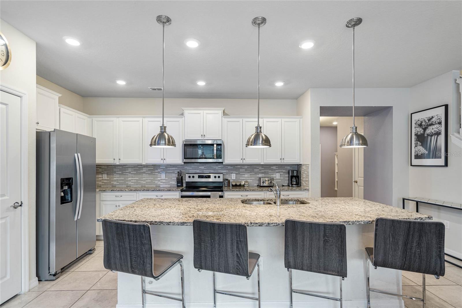 Image 12 of 52 For 936 Paradise Drive