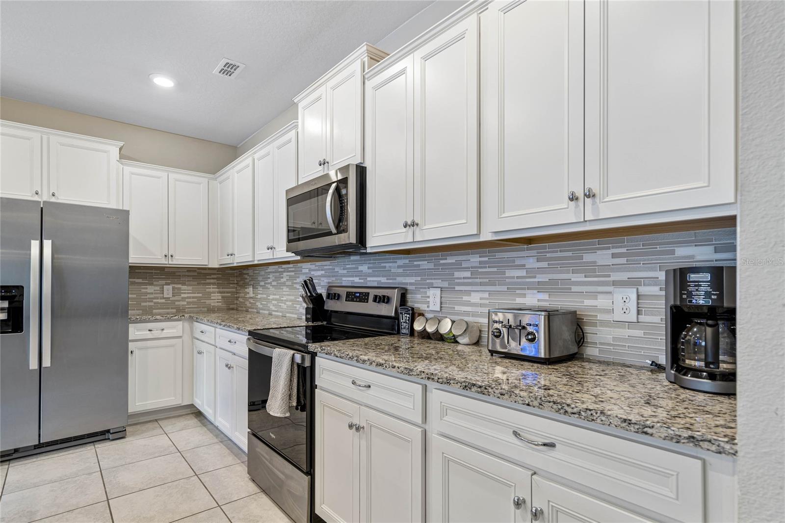 Image 13 of 52 For 936 Paradise Drive