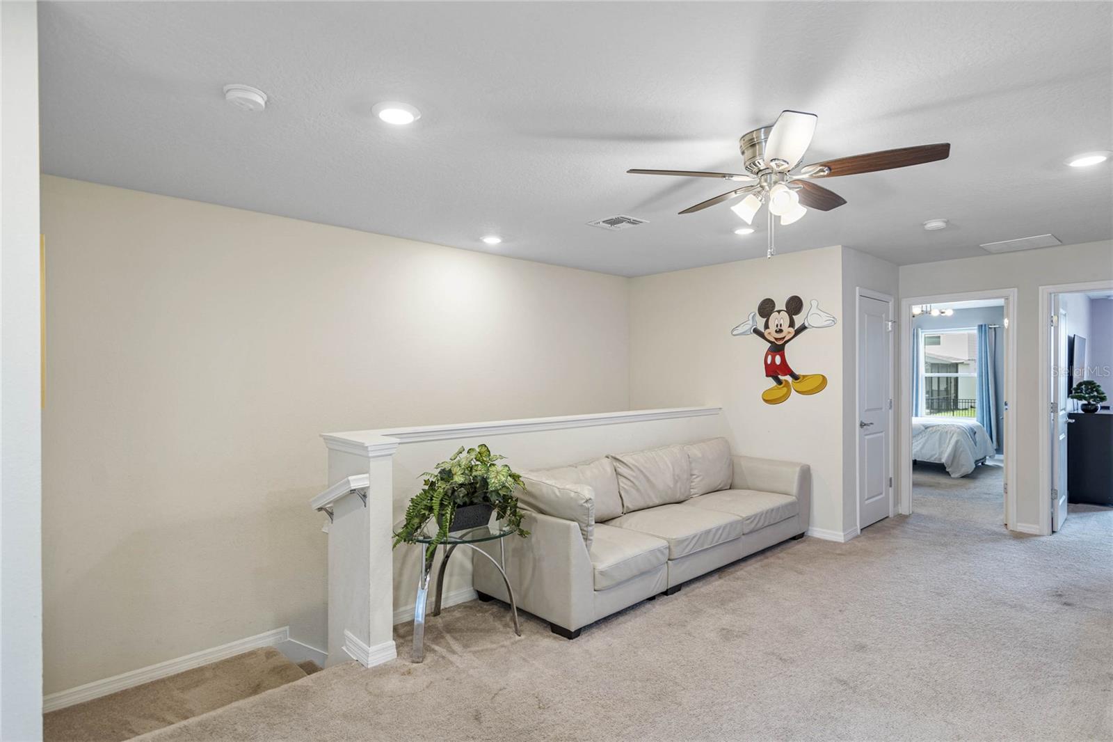 Image 17 of 52 For 936 Paradise Drive