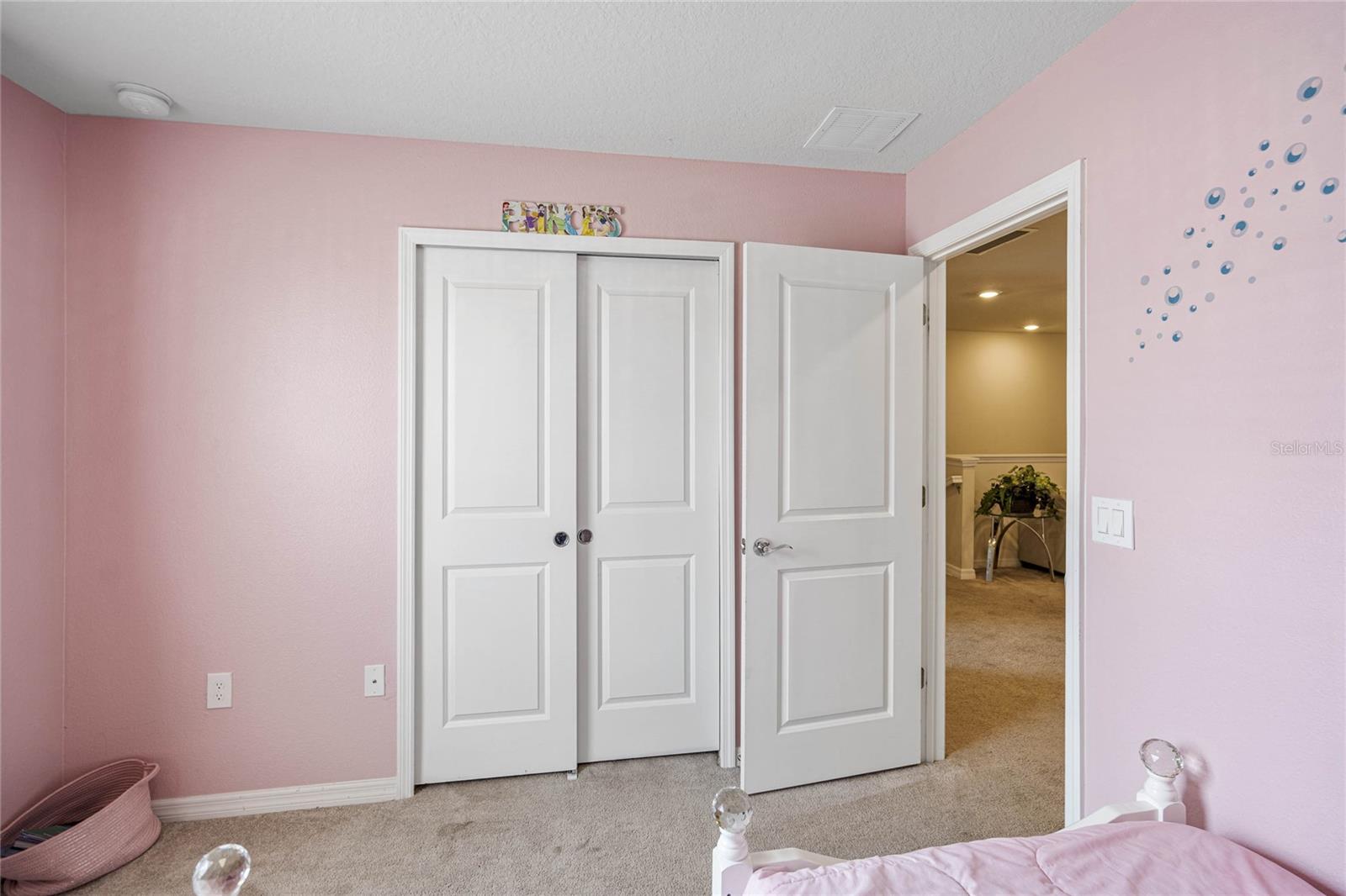 Image 31 of 52 For 936 Paradise Drive