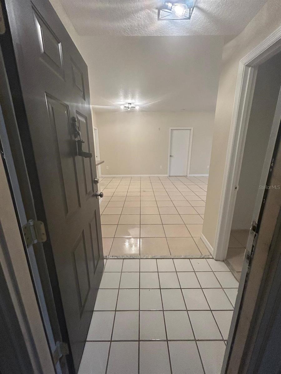 Image 2 of 43 For 5578 Metrowest Boulevard 107