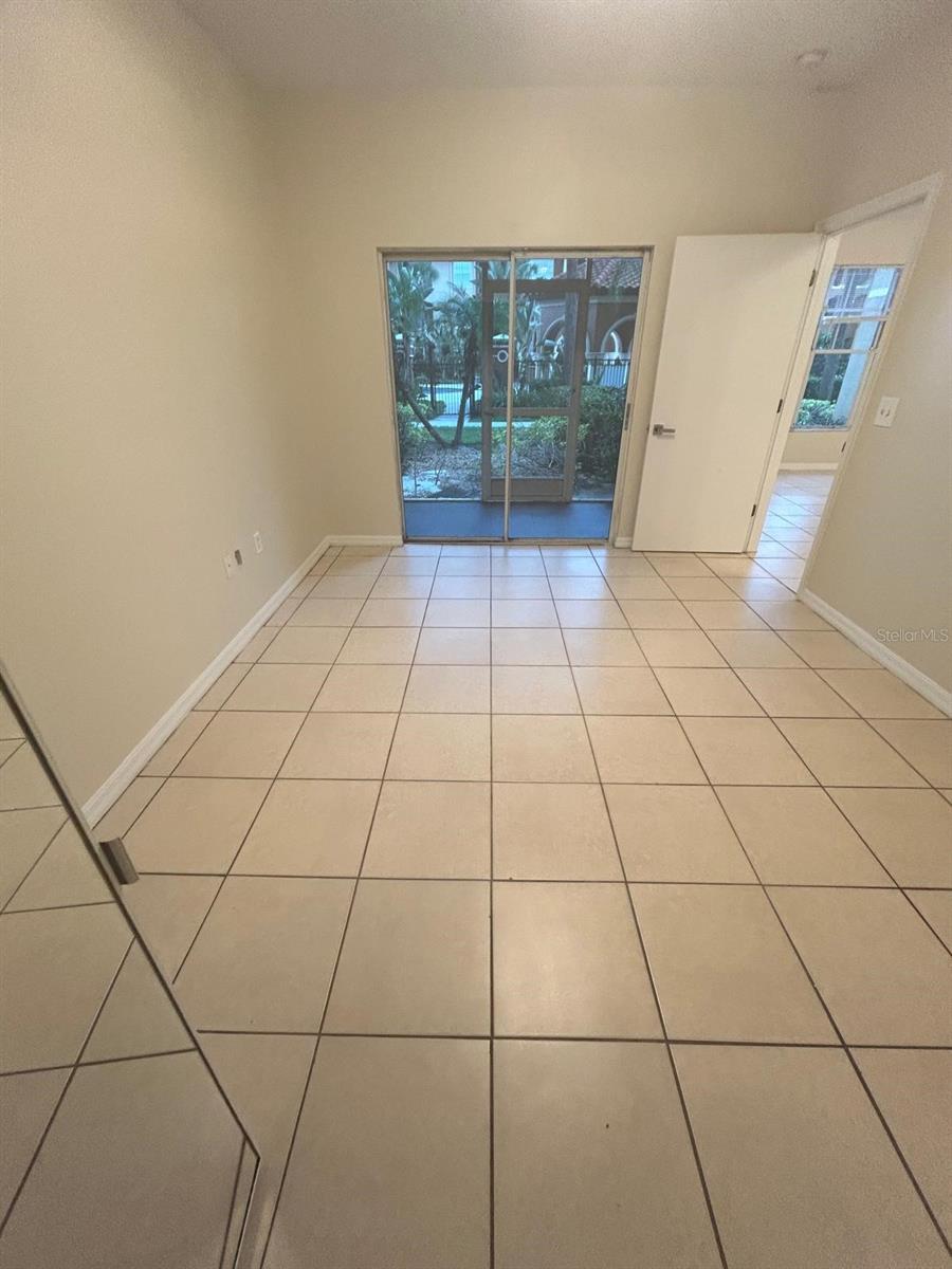 Image 5 of 43 For 5578 Metrowest Boulevard 107