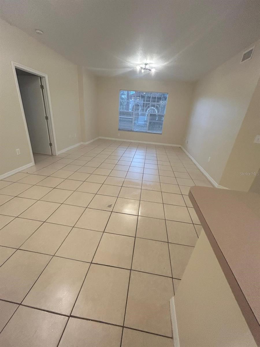Image 6 of 43 For 5578 Metrowest Boulevard 107