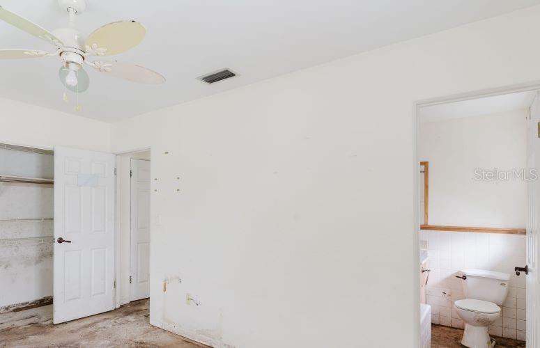 Image 11 of 15 For 2400 Shore Drive Se