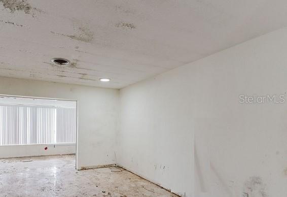 Image 6 of 15 For 2400 Shore Drive Se