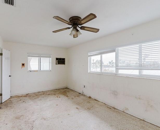 Image 7 of 15 For 2400 Shore Drive Se