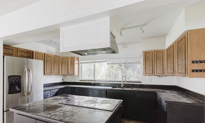 Image 8 of 15 For 2400 Shore Drive Se
