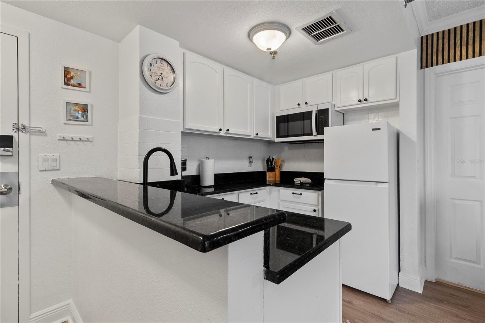 Image 4 of 24 For 6165 Carrier Drive 1206