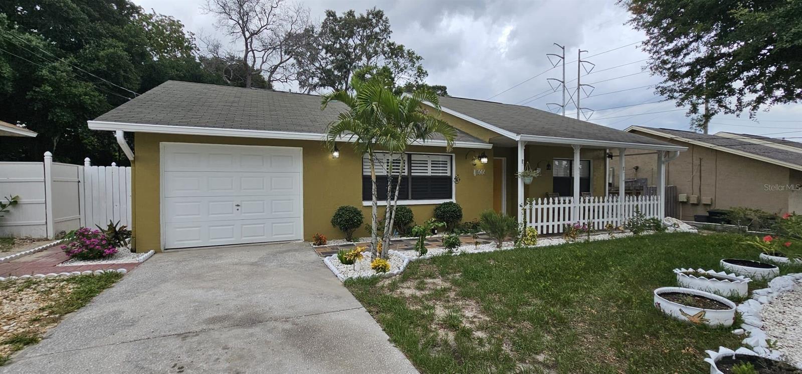 Details for 825 Pine Street, TARPON SPRINGS, FL 34689