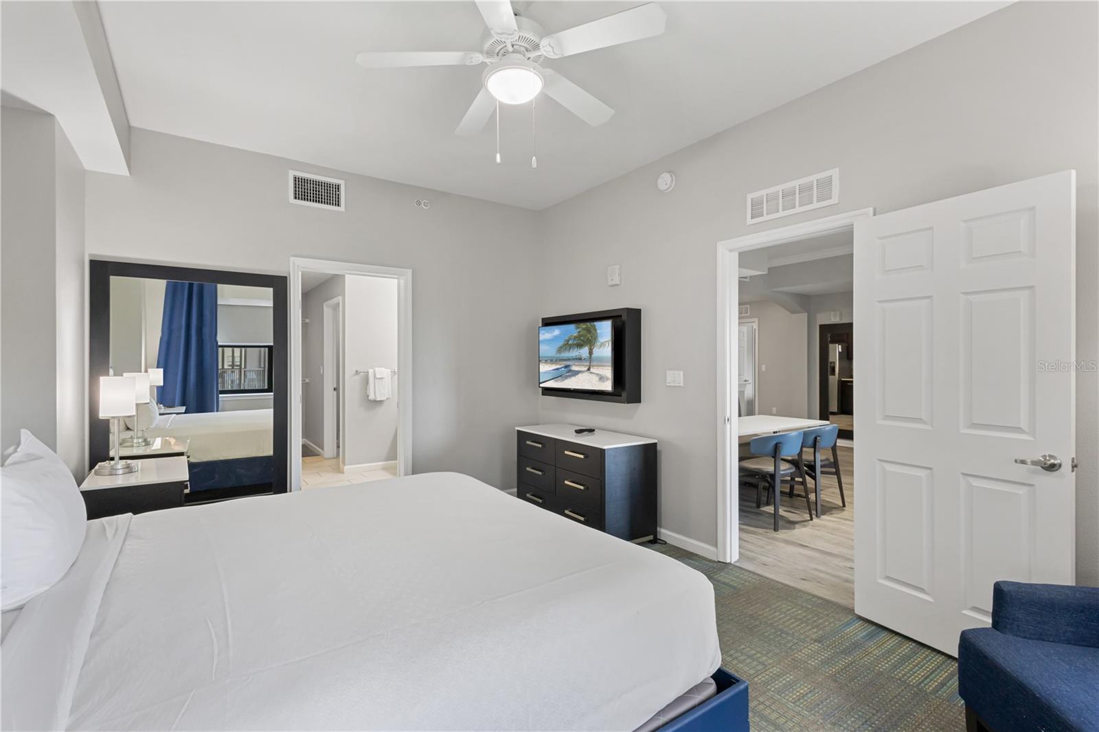Image 17 of 32 For 14501 Grove Resort Avenue 1401
