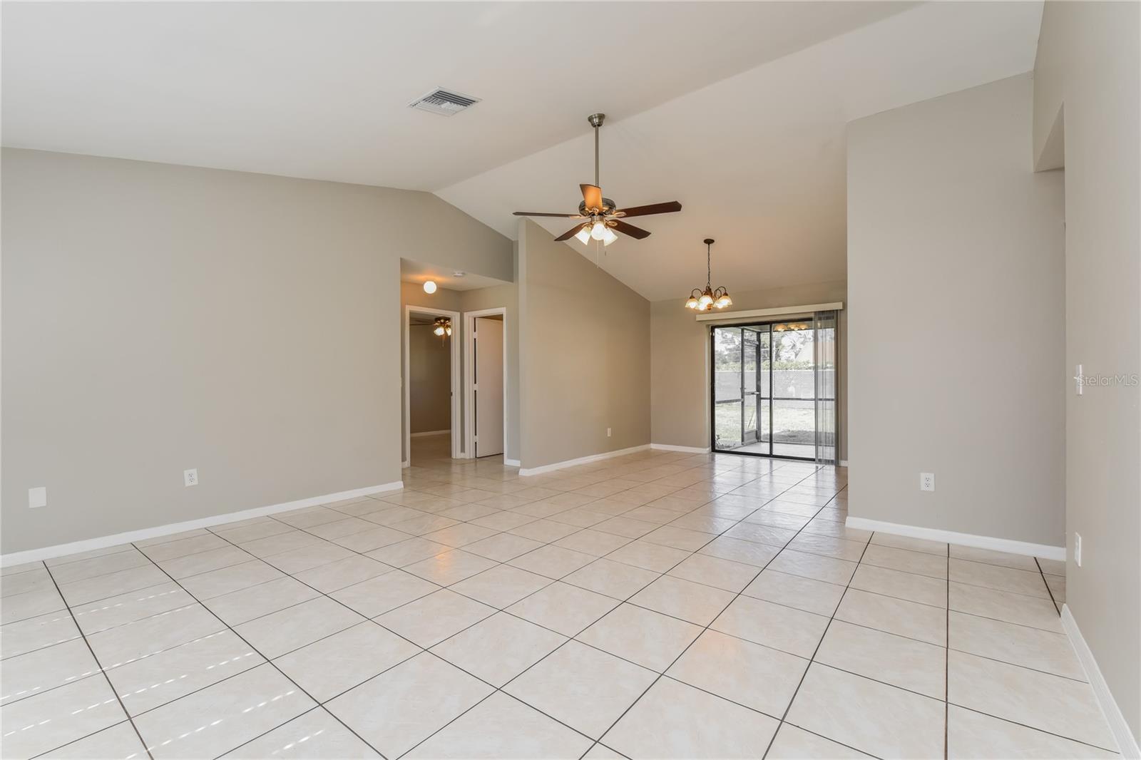 Image 3 of 16 For 817 Santa Barbara Place