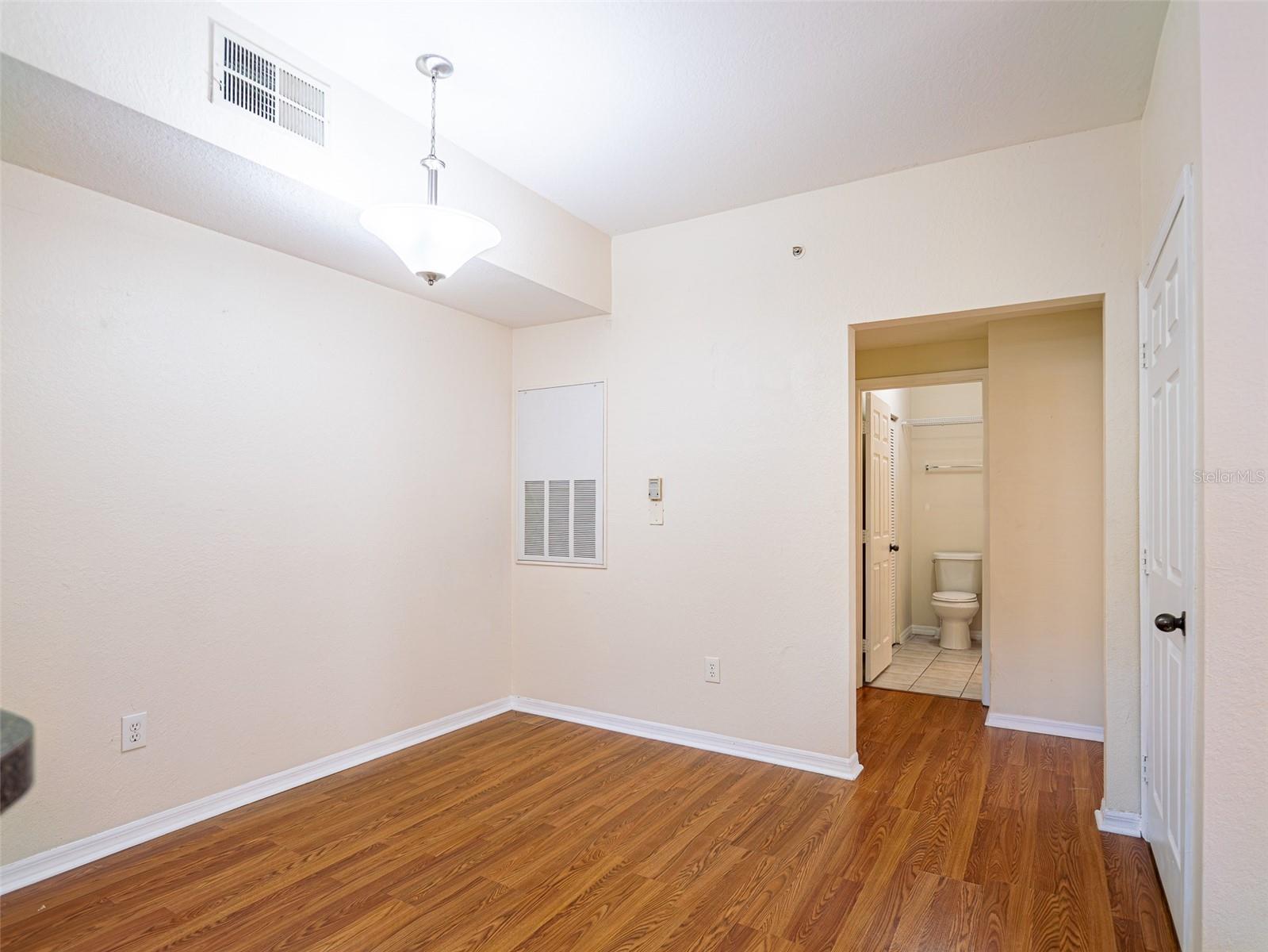 Image 17 of 29 For 6320 Raleigh Street 604