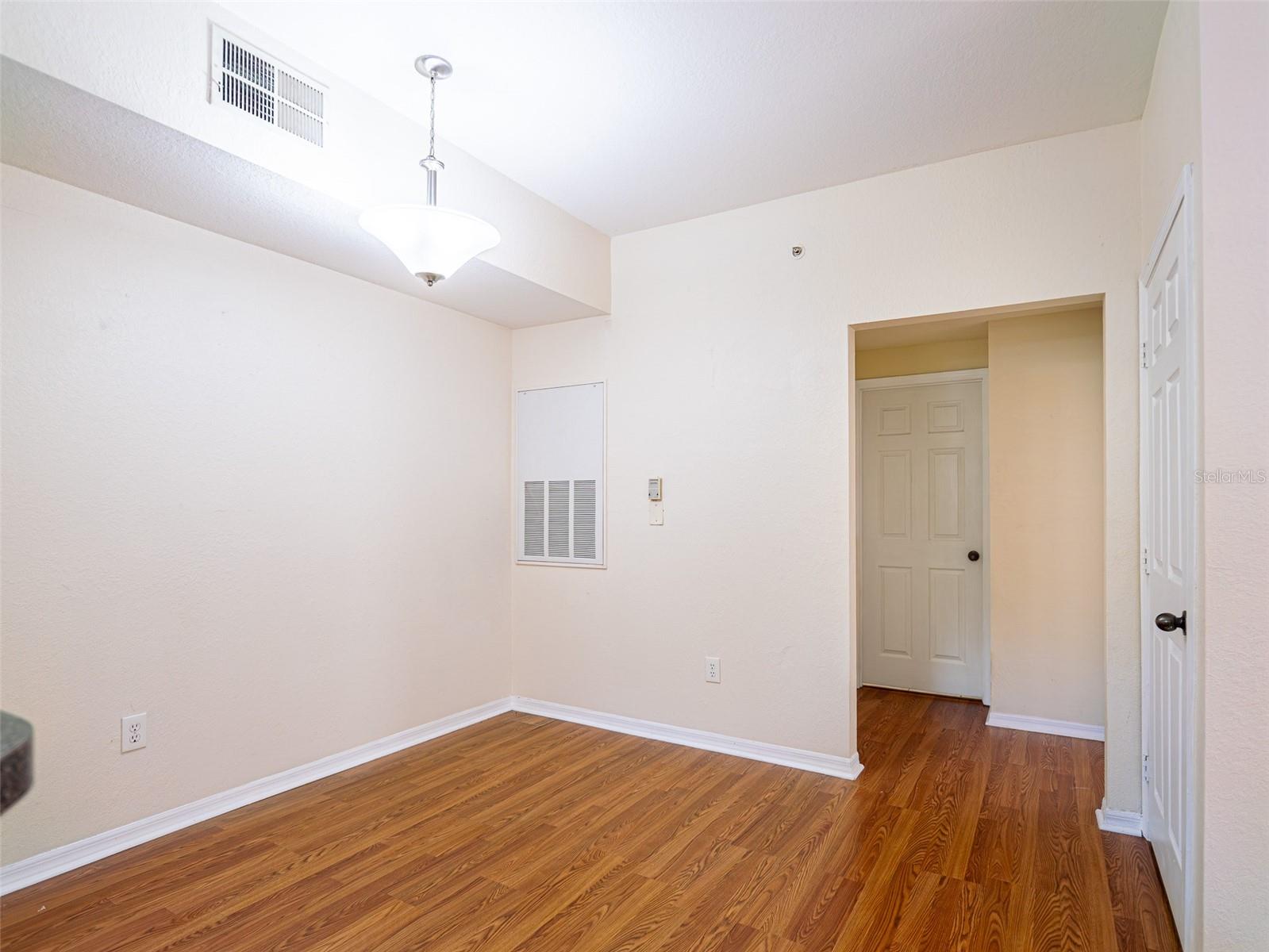 Image 18 of 29 For 6320 Raleigh Street 604