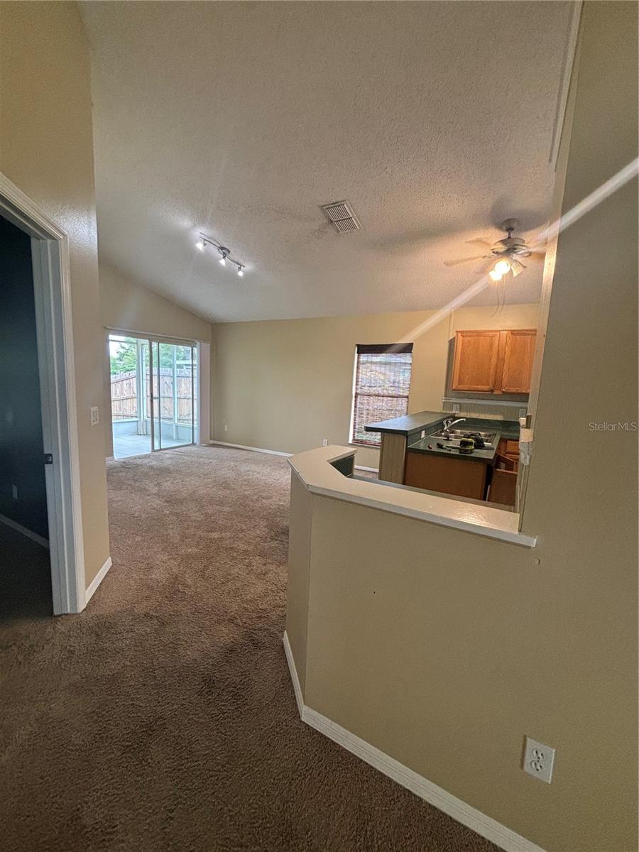 Image 7 of 11 For 13617 Emeraldview Drive