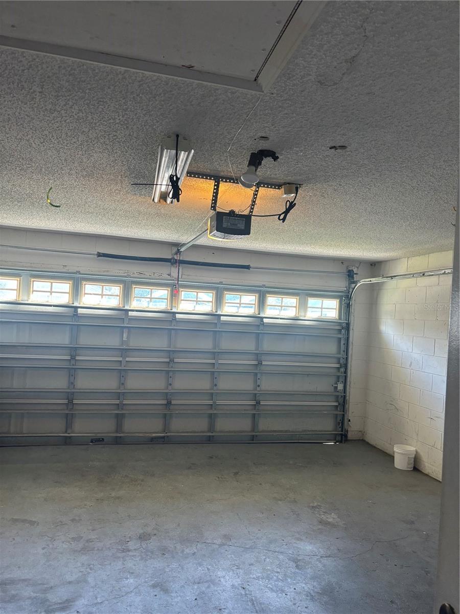 Image 9 of 11 For 13617 Emeraldview Drive