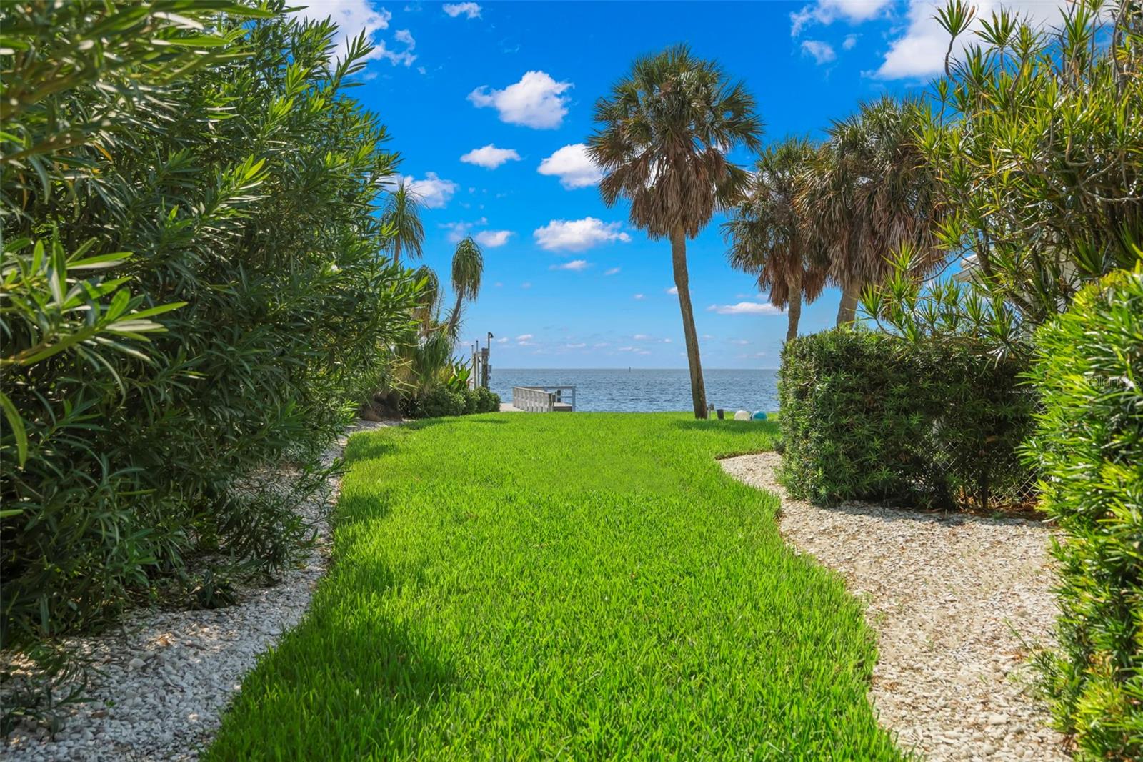 Listing photo id 54 for 200 Colony Point Road S