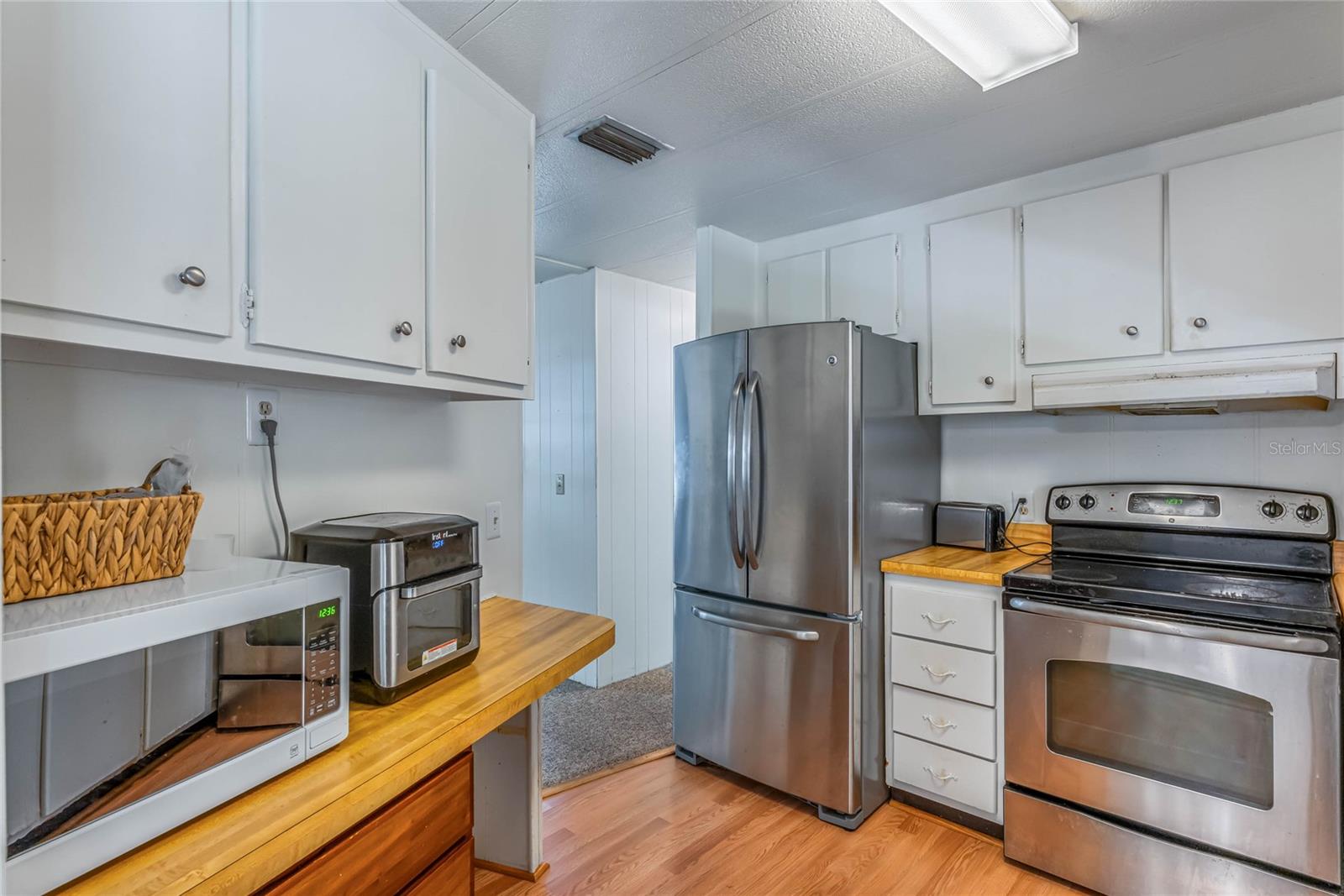 Image 4 of 27 For 236 Peppertree Court