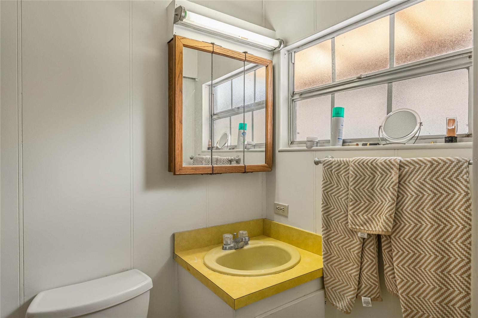 Image 9 of 27 For 236 Peppertree Court