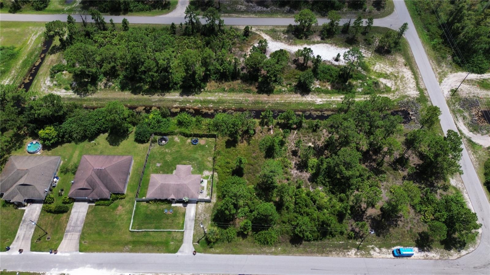 Image 3 of 19 For 714 Almelia Street E