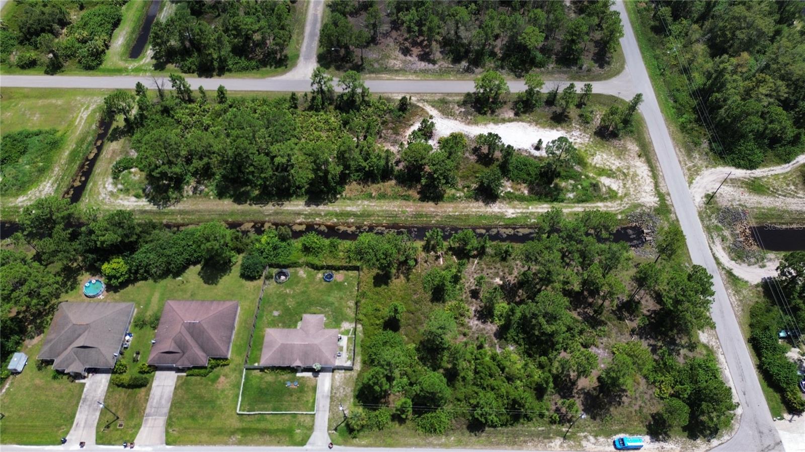 Image 4 of 19 For 714 Almelia Street E