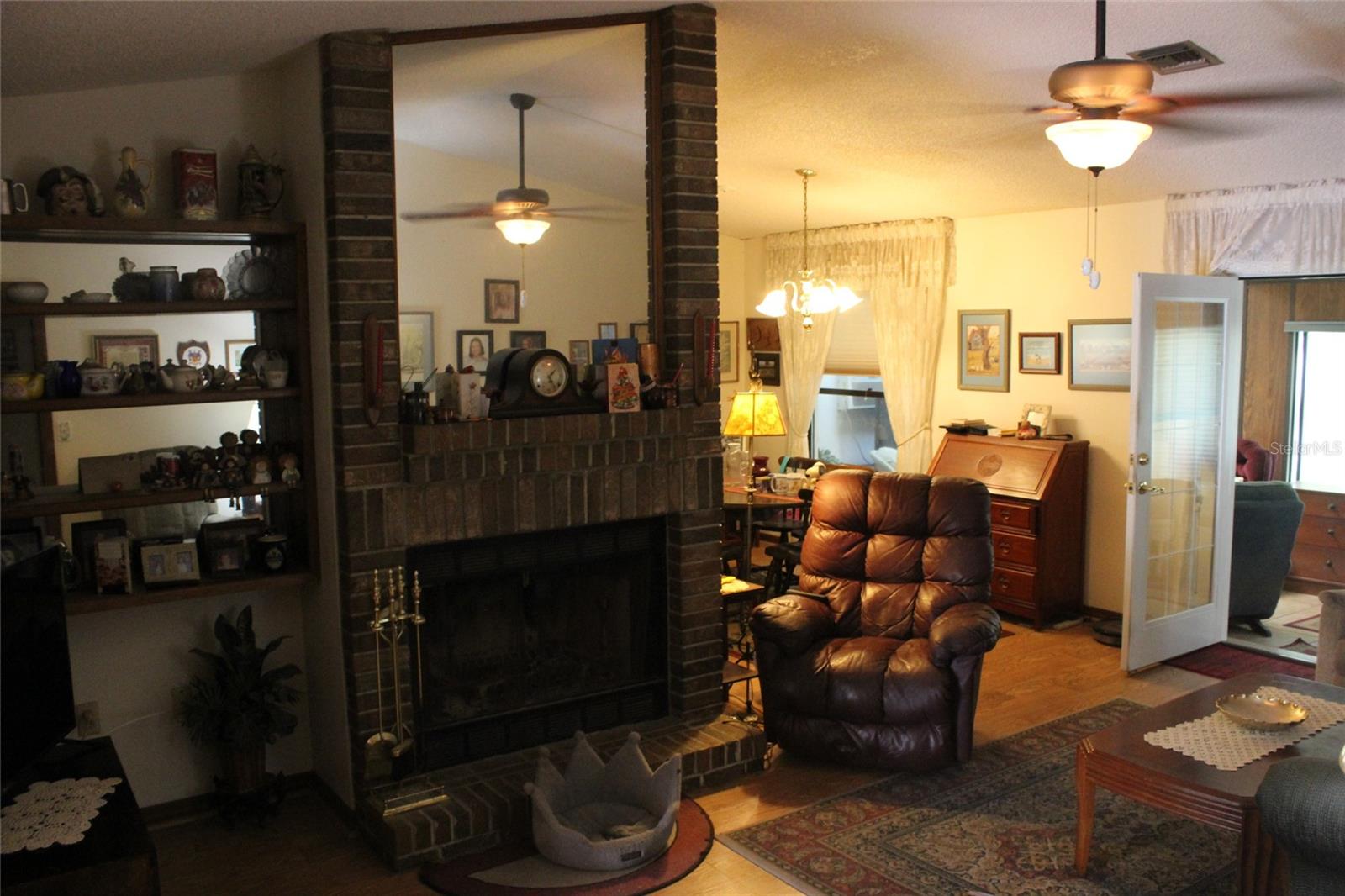 Image 12 of 42 For 2681 Washington Avenue 18