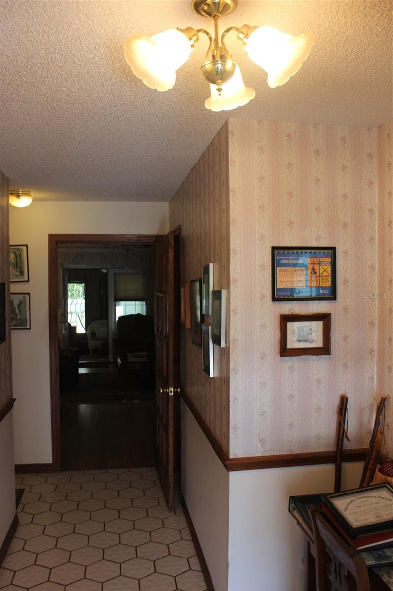 Image 13 of 42 For 2681 Washington Avenue 18