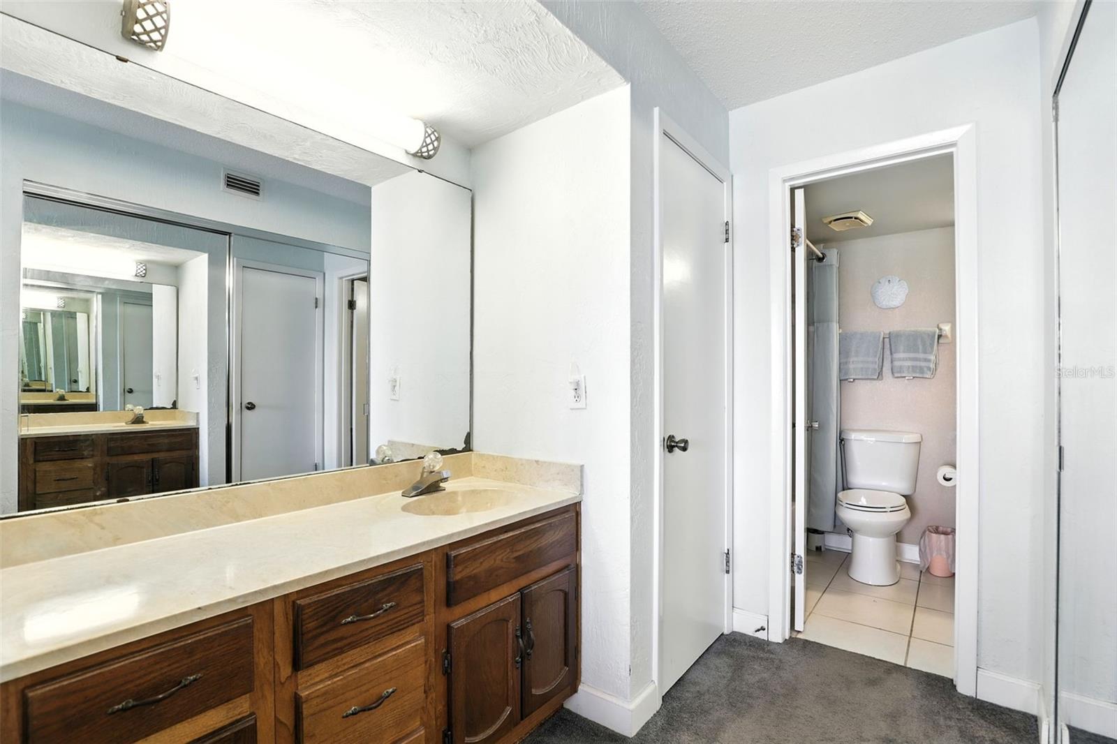 Image 17 of 29 For 4175 Atlantic Avenue 1020