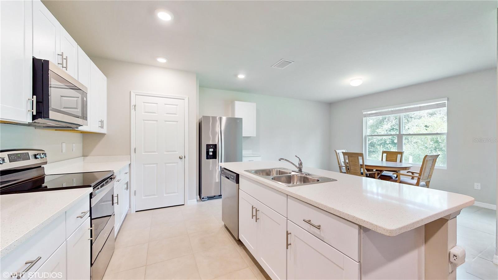 Image 3 of 27 For 108 Castile Court
